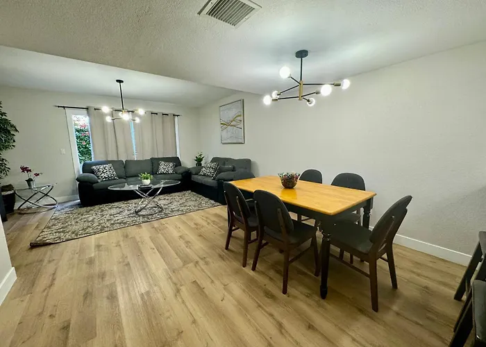 Apartment Beautifully Renovated Townhouse