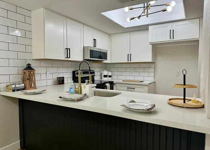 Beautifully Renovated Townhouse Tempe